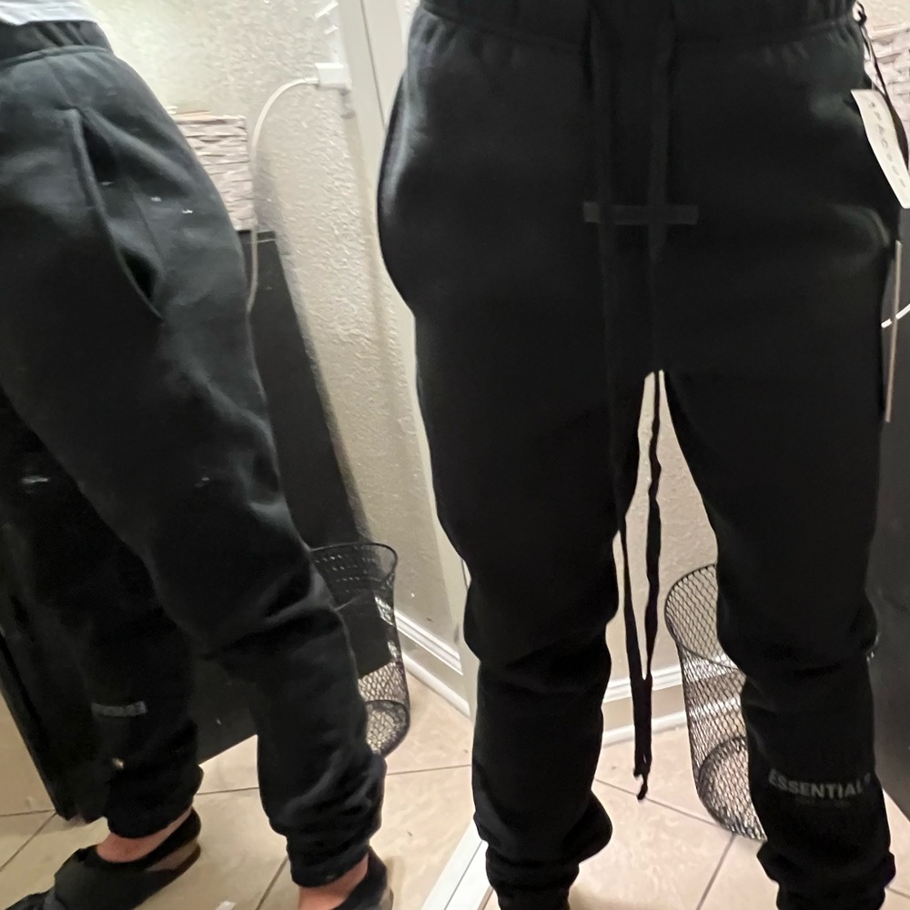I am 4’11 and they fit too long. Waist fit perfectly I’m 25-26